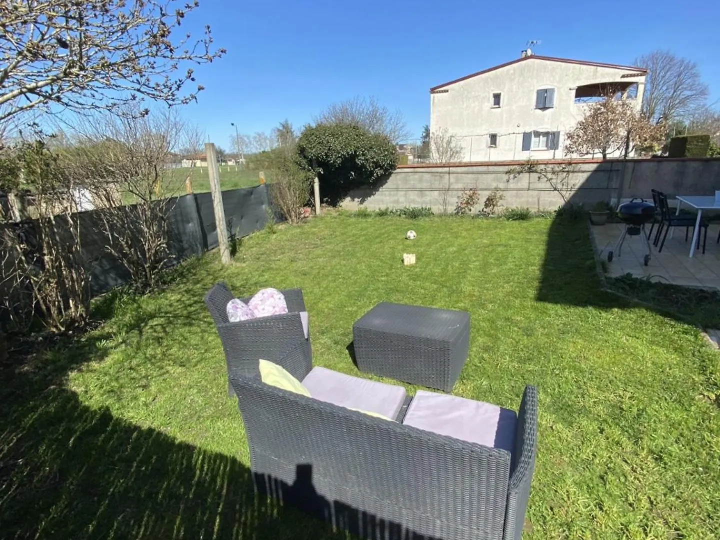 Appartement Tout Equipe 2 Chambres + Jardin Saix  0*,  Franciaország