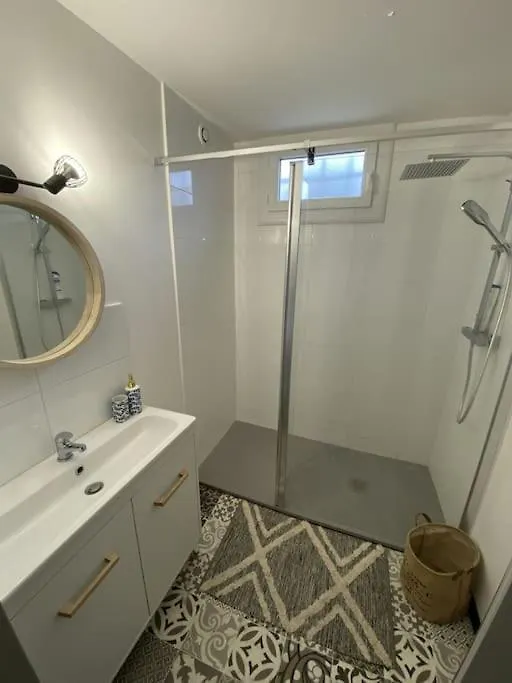 Appartement Tout Equipe 2 Chambres + Jardin Saix