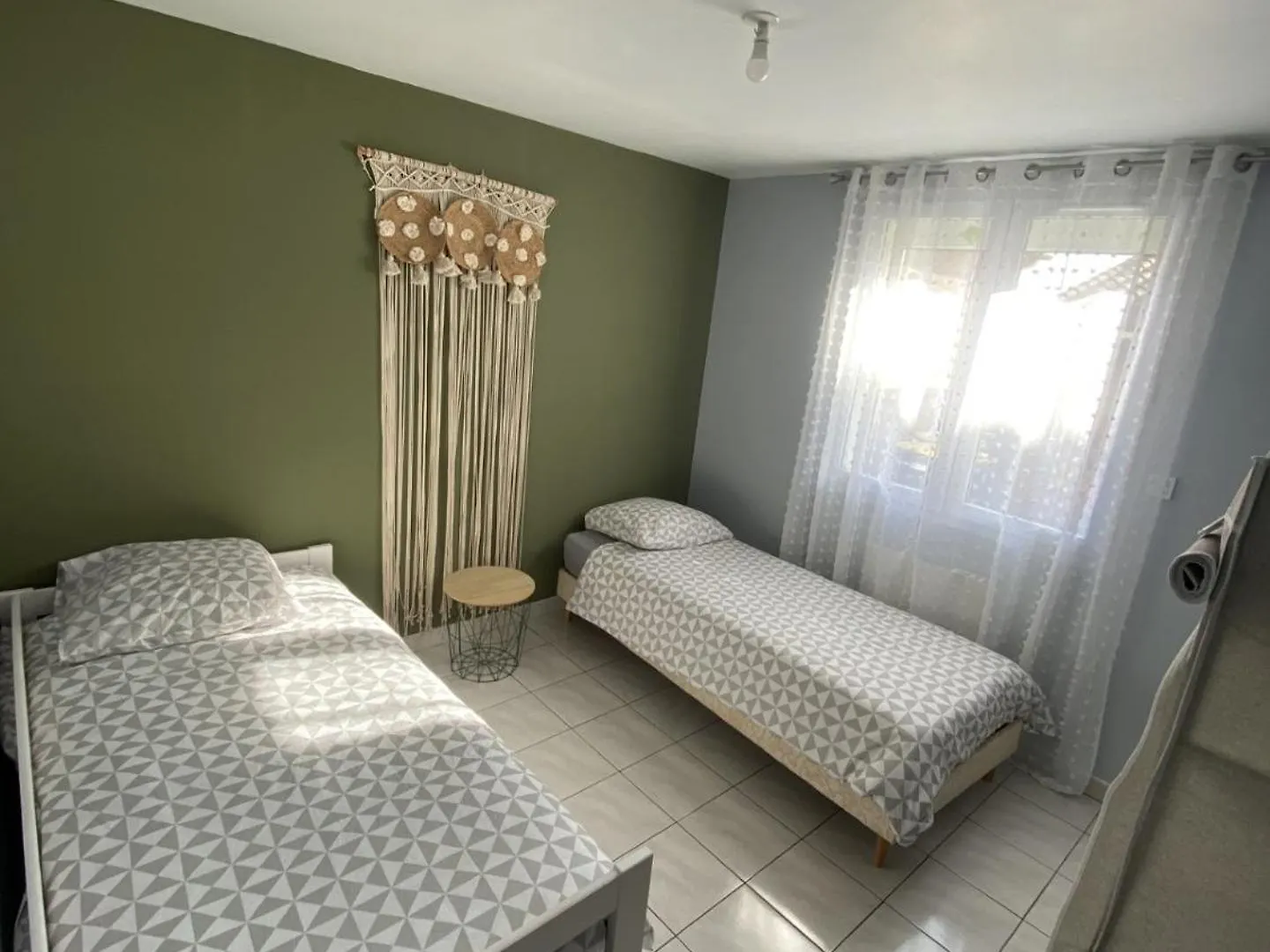 Appartement Tout Equipe 2 Chambres + Jardin Saix  Apartment